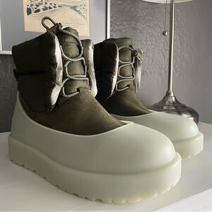 UGG classic maxi toggle boots